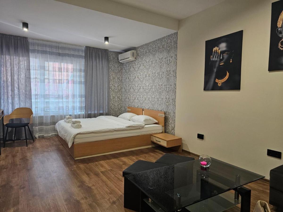 Studio Mirage Kazanluk Bagian luar foto